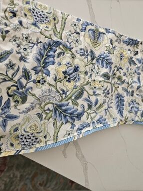 Waverly  Imperial Dress Scalloped Valance 80 X 21"